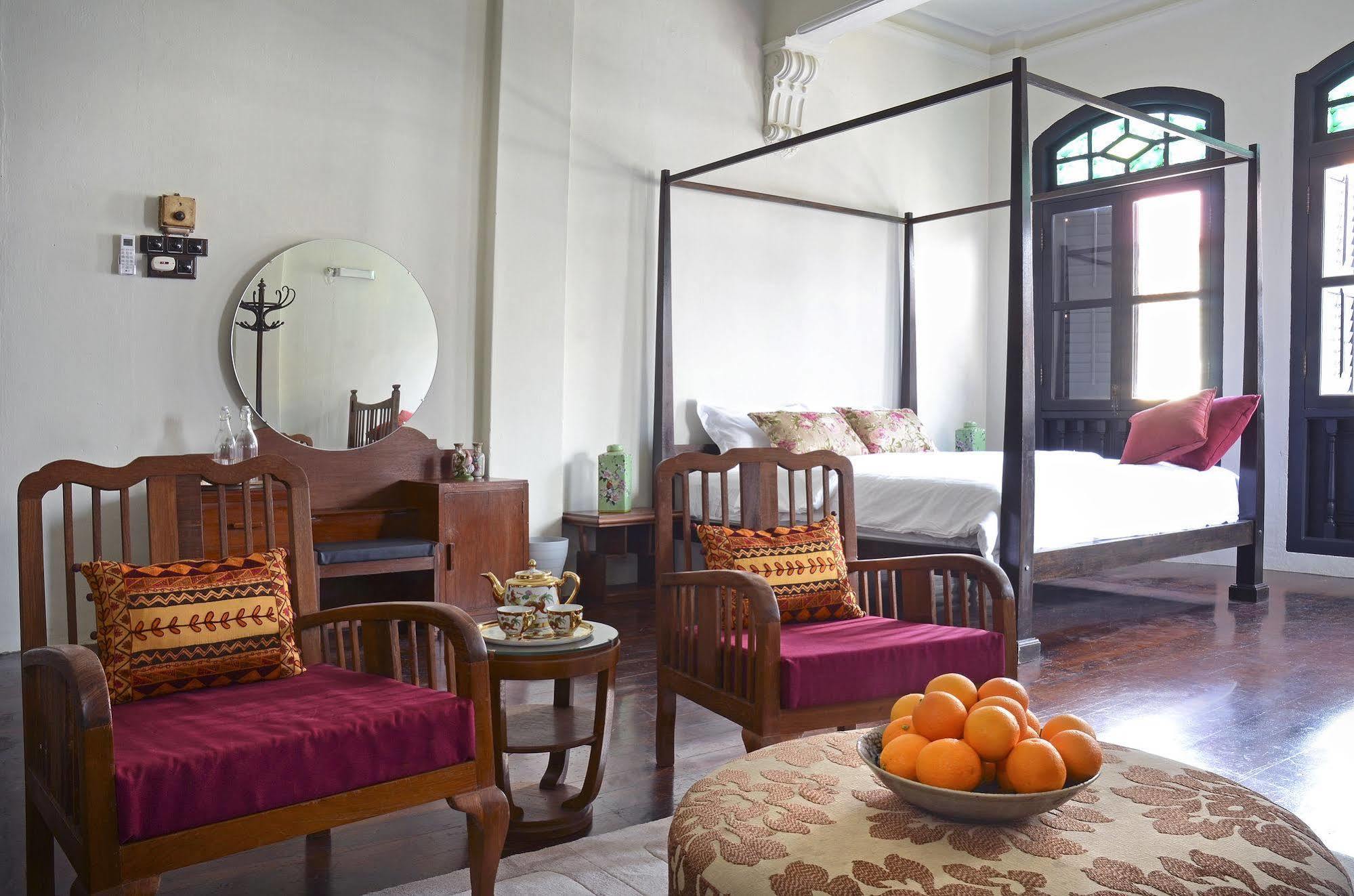 Noordin Mews Hotel George Town Exterior photo
